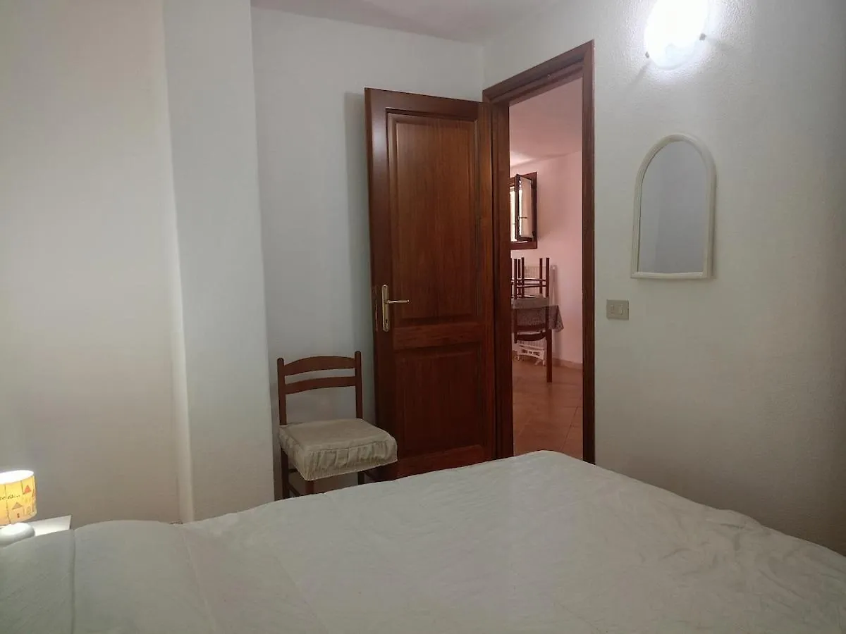 San Teodoro Graziosa Casa Vacanza Con Parcheggio Privato Lägenhet